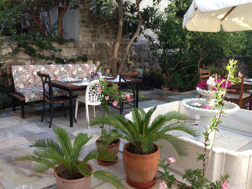 Alacati Kostem Hotel - Special Category Bagian luar foto